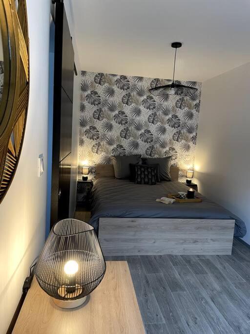 Bel Appartement Sur Cour Plein Centre Ville Et Parking Мулен Екстер'єр фото
